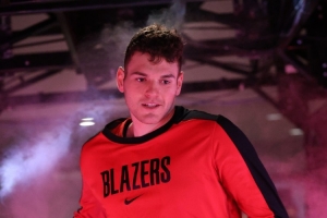 刘维伟：杨瀚森现在别人不用学就学克林根就行 他现在打得很自如