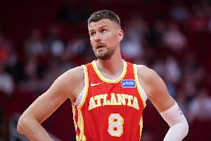 效率挺高但不抢板！波尔津吉斯17中11得27分2板2助 三分6中3