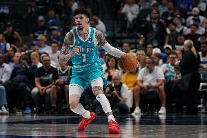 进攻状态真好！三球首节出战10分钟 8中5&三分5中4砍下15分3板