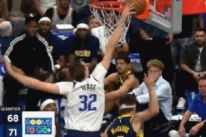 就你是扣篮王？麦克朗突破上篮 遭弗拉格贴身钉板血帽