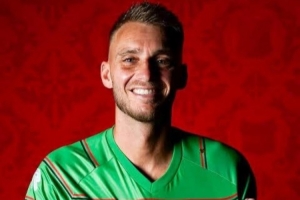 时隔半年前巴萨门将西莱森迎复出，8扑救助奈梅亨晋级荷兰杯次轮