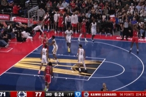 锡安人都快出场了！小卡接球晃过锡安轻松命中大空位三分