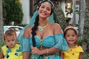 身材火辣逆天！希罗女友COS阿拉丁神灯女主角 希罗COS野兽