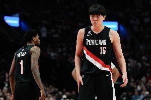 队记：之前有人期待过高说杨瀚森是中国约基奇 我们要静待其成长