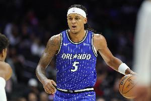 难阻失利！班凯罗16投6中&罚球12中10 得到22分11板8助1断