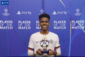 1进球3过人成功，埃斯特旺当选切尔西2-2卡拉巴赫一役全场最佳