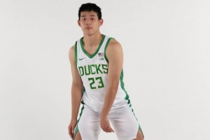 媒体人：林葳在同曦有无限开火权 但他在俄勒冈大学不具备这特权