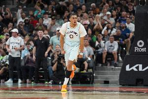 凯尔登：我得成为带来能量的球员 擅长抢前场板是项很好的技能