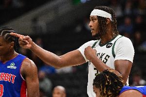 高炮台！特纳半场6中5高效拿到13分4板2断1帽 次节独得10分