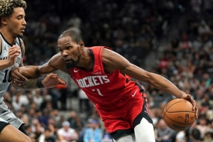 杨毅：杜兰特来火箭算是找到归宿了 他高啊&真解决了火箭攻坚问题