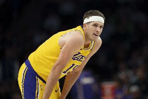 已连续缺席3场！明天湖人客战黄蜂 里夫斯仍出战成疑