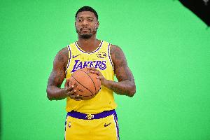 本赛季至今球员抢断榜：卡森25次第1 戴森第2白帝第3 斯玛特第4