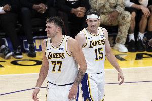 美记：里夫斯和东契奇均攻强守弱 湖人要想法平衡阵容