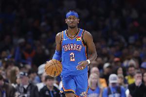 科尔：亚历山大身体控制能力和控球技术非常出色 造犯规联盟一绝