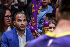 一个愚蠢又恐怖的时代终于结束了