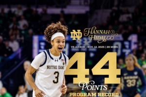 单场44分16次抢断！NCAA D1比赛女篮球员单场轰下44分9板16抢断