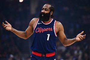 登哥点背啊从14-15赛季至今 哈登各赛季都有重要队友受伤！