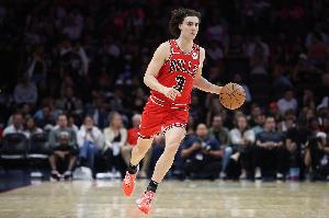 场均21.4分9.3助！公牛客战活塞 吉迪因右脚踝扭伤连续第二场缺阵