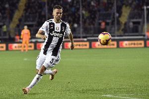 目前自由身！都体：35岁皮亚尼亚造访尤文训练基地，他想重返赛场