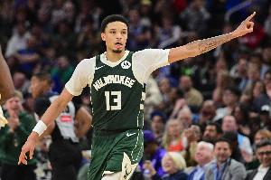 罗林斯赛季场均17+4+5&三项命中率54/48/81%！美媒：最快进步球员