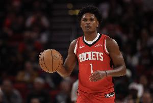 冲击力很强！阿门17中6拿到19分2板4助1断1帽 正负值+24