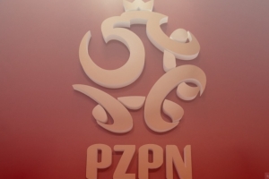 波兰足协谴责燃放烟火球迷：绝不容忍违反球场安全规定的行为