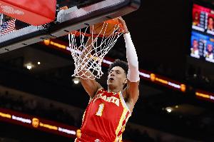 杰伦·约翰逊连续3场20+10+5助 成为队史达此成就最年轻球员